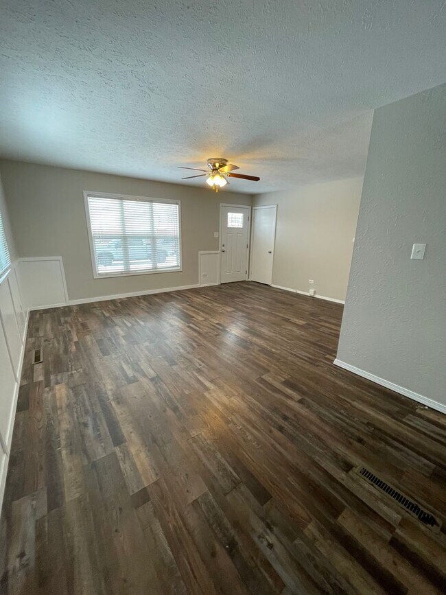 Foto del edificio - Great 4 Bedroom Home for Lease!