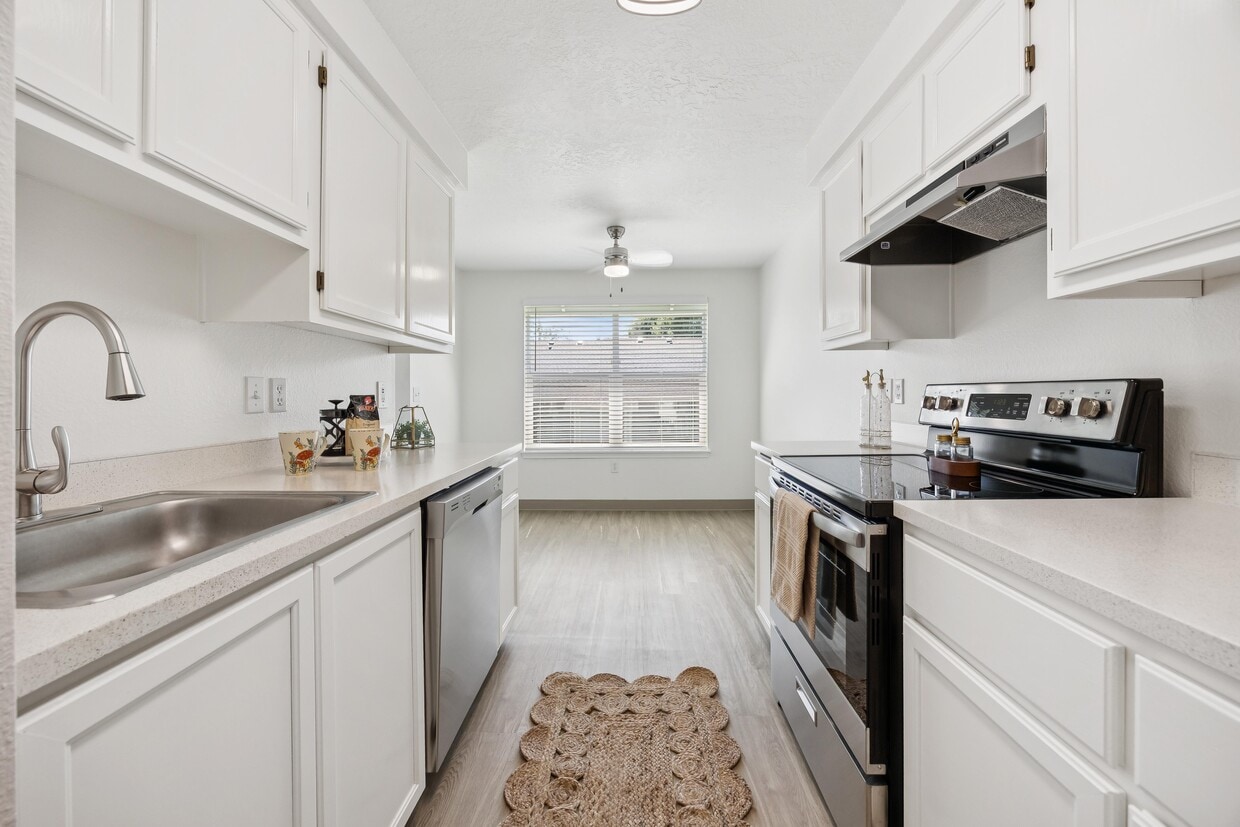 Primary Photo - Reflections Hidden Creek Apartments