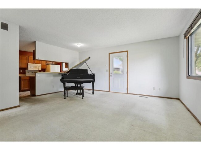 Building Photo - 2539 Brookdale Dr