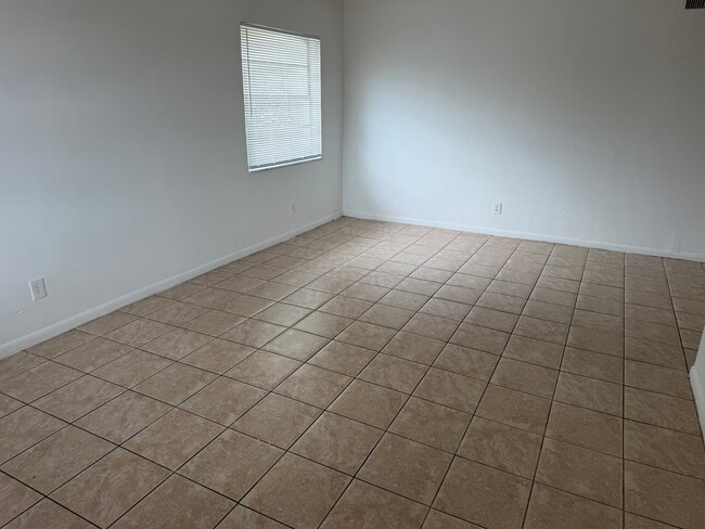 Building Photo - 3701 SW 59th Terrace