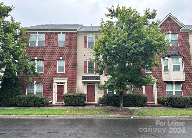 Foto del edificio - 10015 Kings Parade Blvd