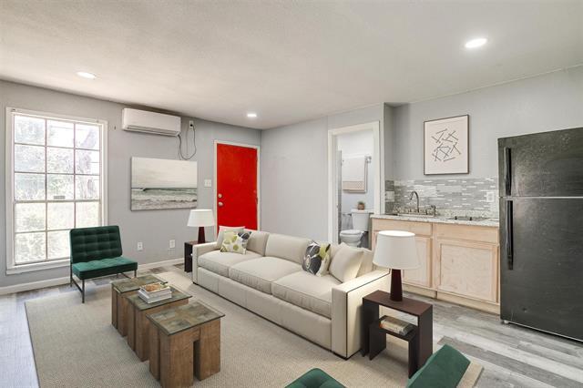 Building Photo - 2517 Glencrest Dr