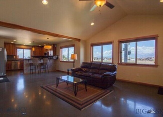 Foto del edificio - 3-Bedroom, 2-Bathroom Single-Level Home in Bozeman, MT