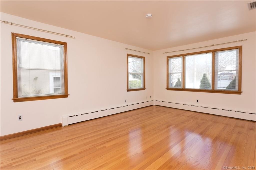Foto principal - 16 Sheep Hill Rd