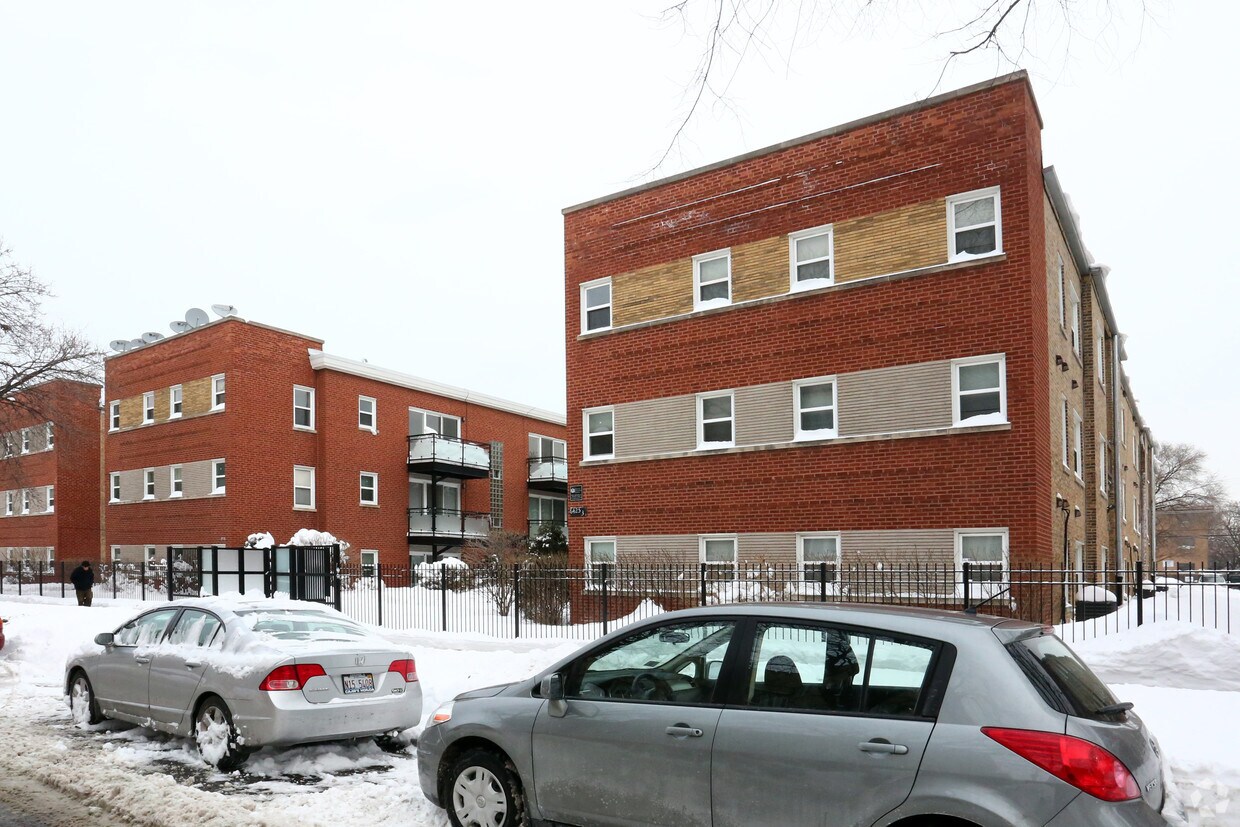 Primary Photo - 6425-6433 N Damen Ave
