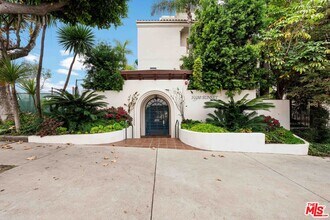 Building Photo - 15500 Sunset Blvd