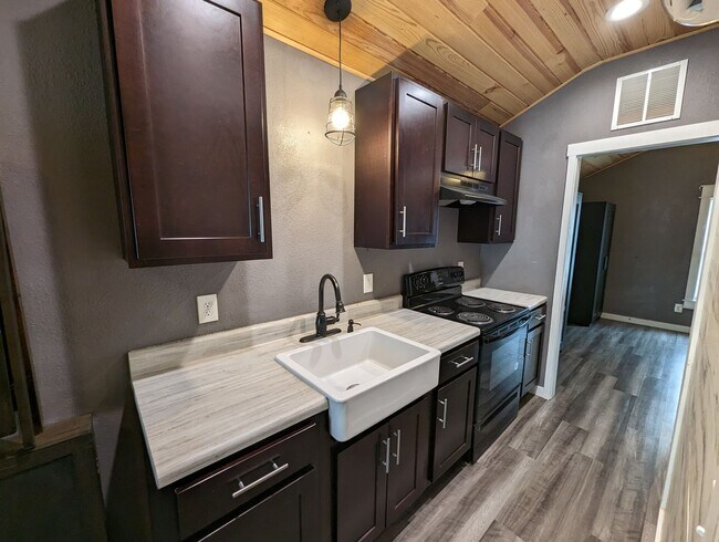 Foto del edificio - 1 Bedroom/1 Bathroom Tiny Home Cottage in Sulphur Rock WASHER/DRYER to be maintained by tenant