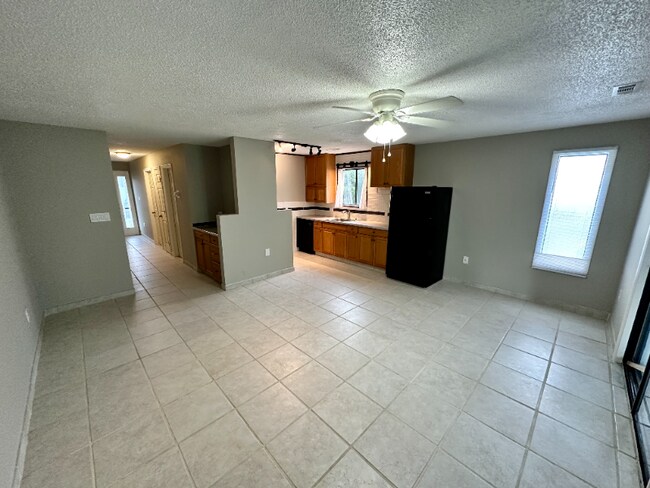 Foto del edificio - 500 Fairway Village Dr