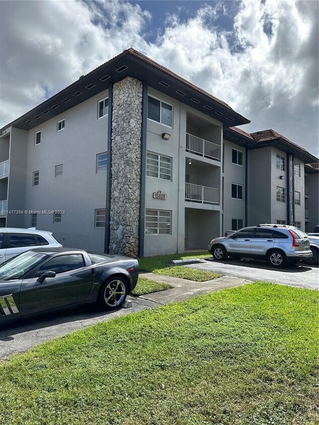 13920 Lake Placid Ct Unit B26, Hialeah, FL 33014 Condo for Rent in