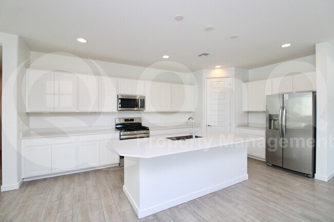Building Photo - 3349 S 156th Dr