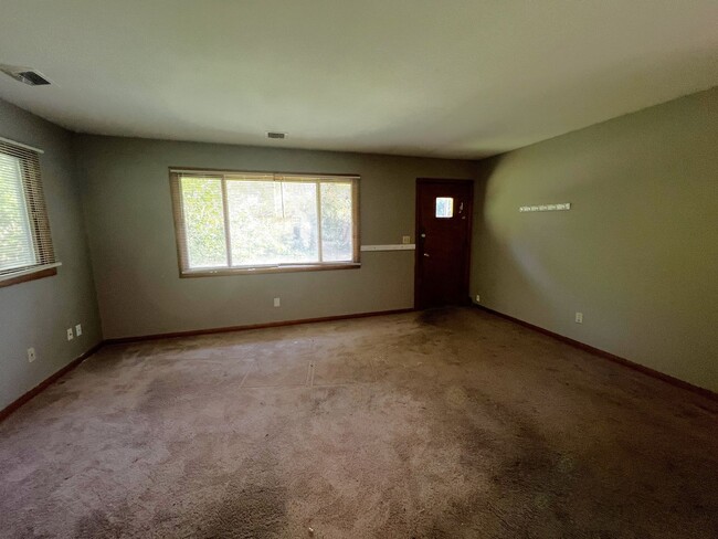 Photo - 1131 Maple St House