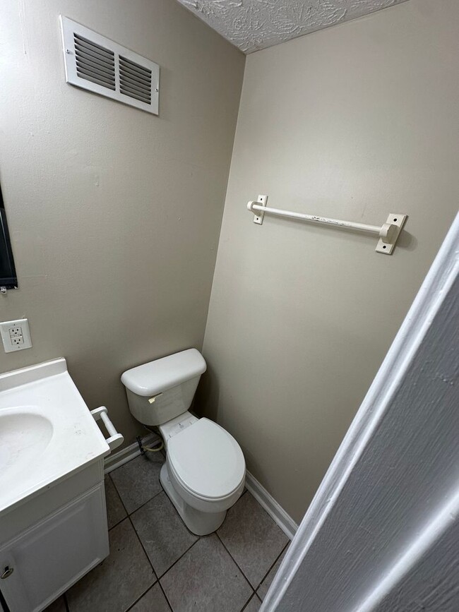 Foto del edificio - 3 Bed 2 Bath Home Located in Warren Township