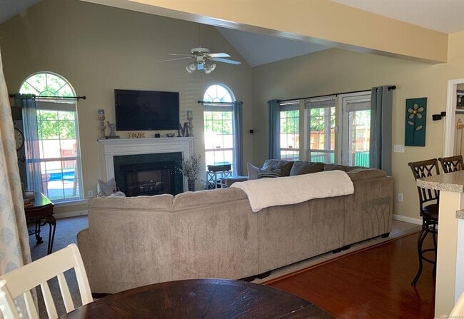 Foto del edificio - 1661 Worthing Rd