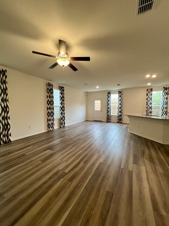 Foto del edificio - 14839 Vance Jackson Rd