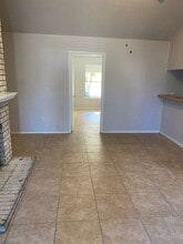 Building Photo - 714 Woodland Ct