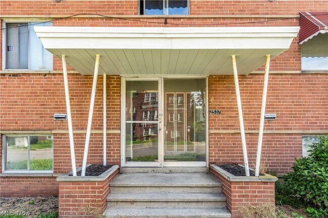 Foto del edificio - 2537 Noble Rd