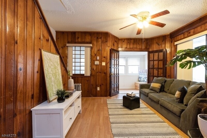 Primary Photo - 65 Oak Ave