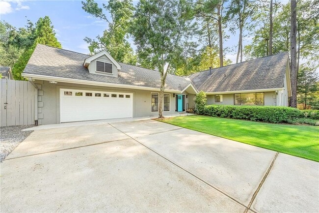 Foto del edificio - 235 Hillside Dr NW