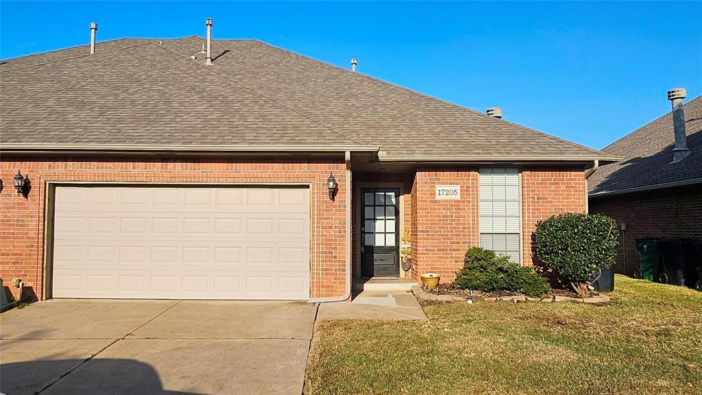 Foto principal - 17205 Cedar Dr