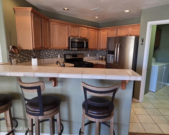 Foto del edificio - 1975 S Blooming Hills Dr