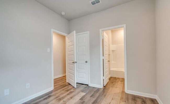 Building Photo - 1 bedroom in Fort Worth TX 76053