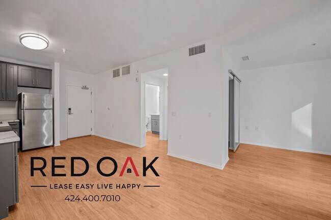 Foto del edificio - 5837 W Sunset Blvd