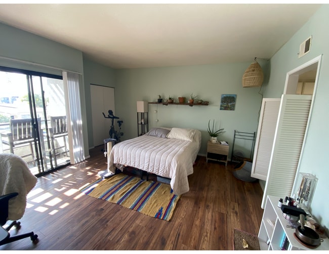 master bedroom - 2176 Reed Ave