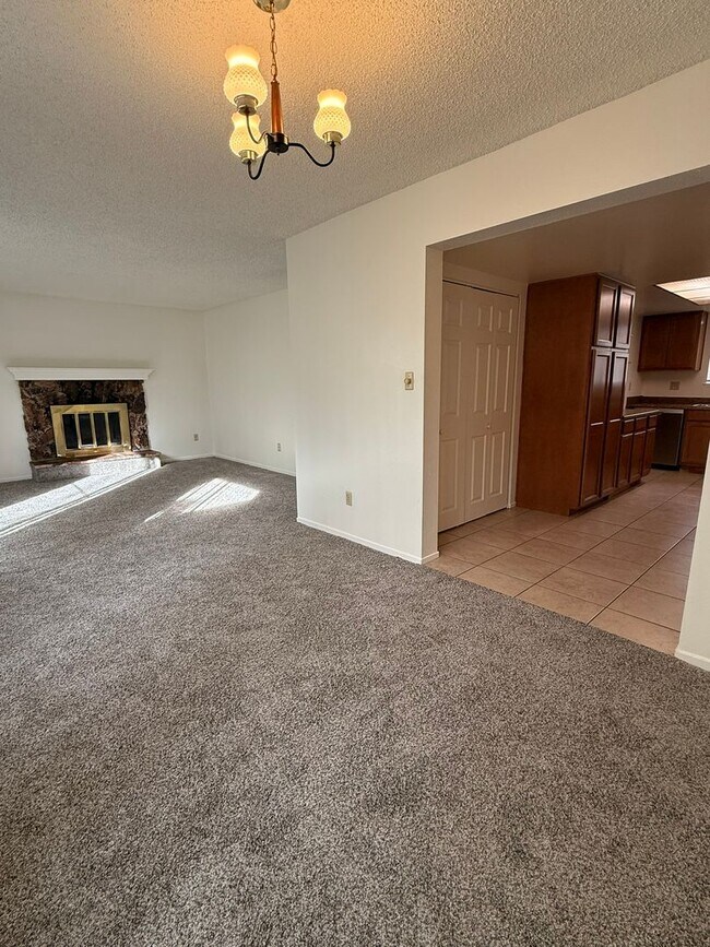 Building Photo - 1191 Rayburn Dr
