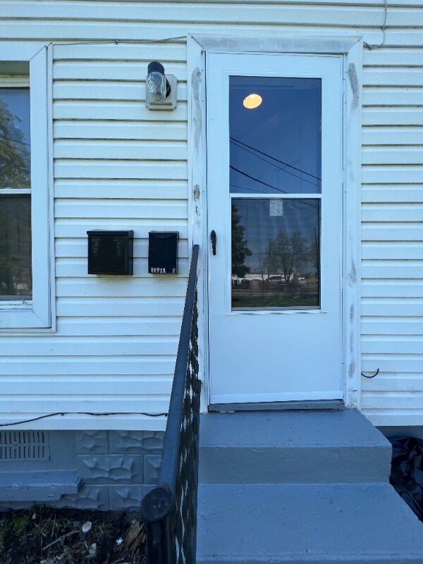 1114 Franklin St Unit UPPR, Monroe, MI 48161 Apartment for Rent in