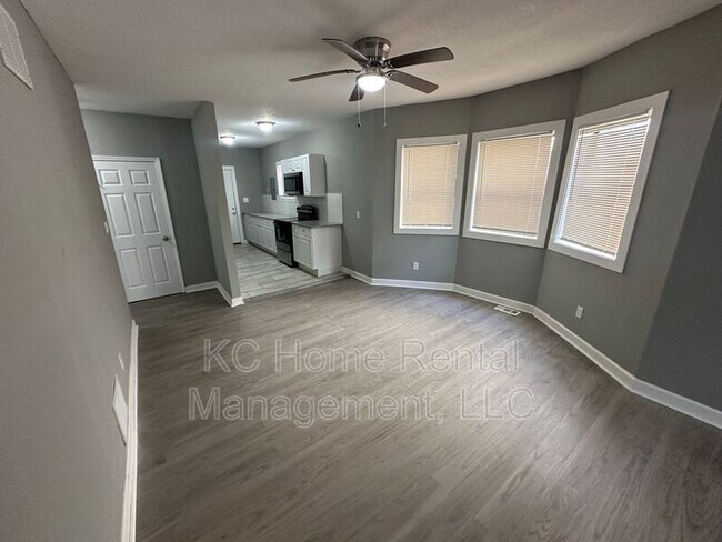 Foto del edificio - 2511 E 37th St