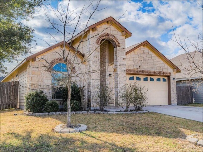 Foto del edificio - 3 BR/2BA | Single Family Home | 1-Car Garage Parking | Fenced backyard| In Manor!