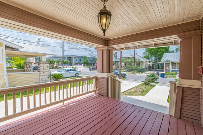 Foto del edificio - 638 Cedar St