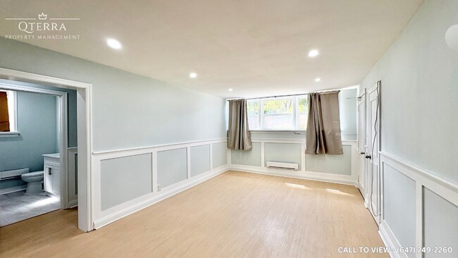 Photo du bâtiment - 887 Simcoe St N
