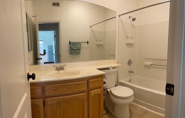 Foto del edificio - 1445 Farrell Ct