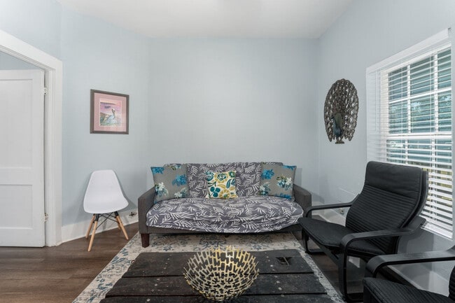 Building Photo - 1525 5th St