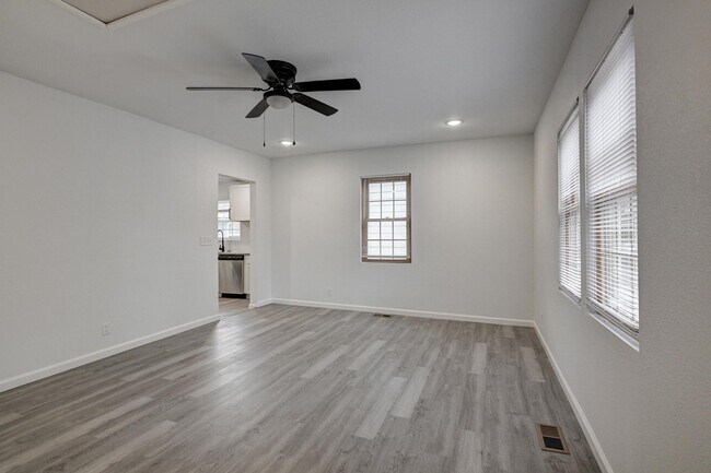 Foto del edificio - 2123 S Porter Ave