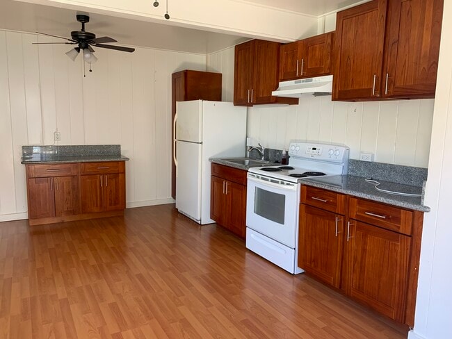 Building Photo - 1469 Makiki St