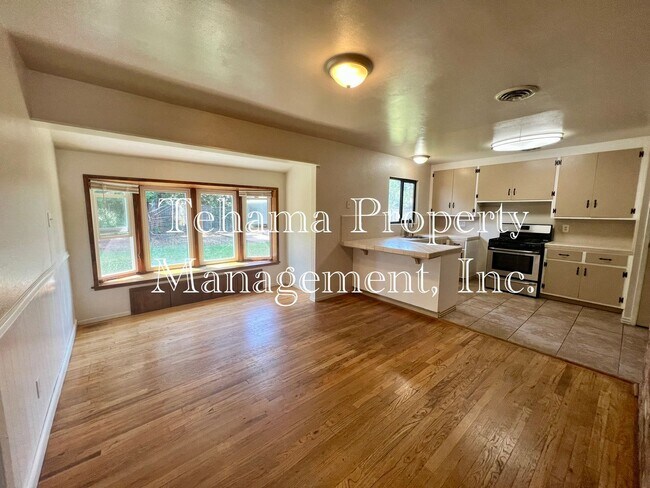 Foto del edificio - 3 Bedroom 2 Bath Centrally located in Downtown Red Bluff