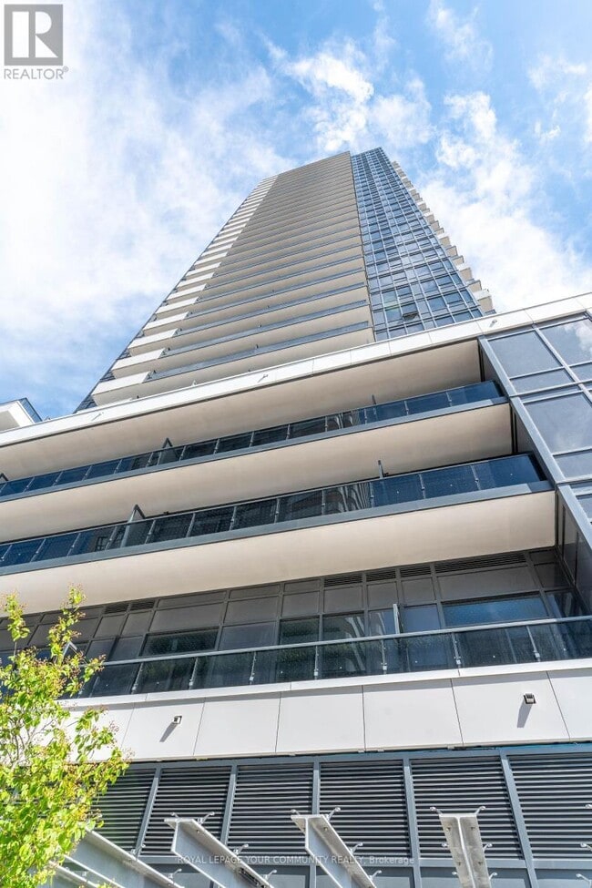 Photo du bâtiment - 5105-5105 Hurontario St
