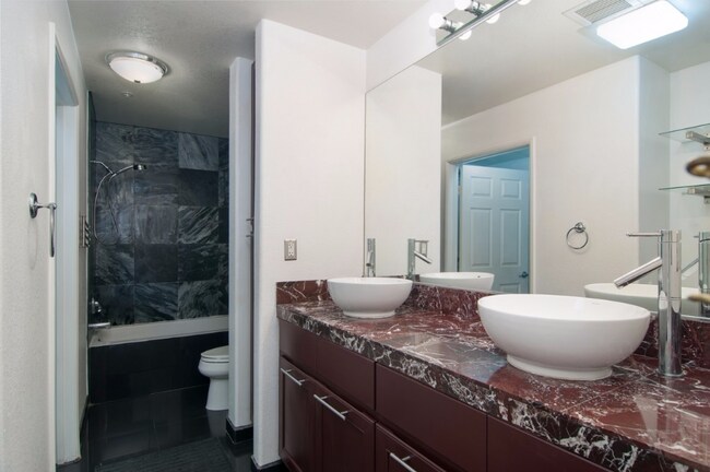 Foto del edificio - Stellar Marina District location for this ...