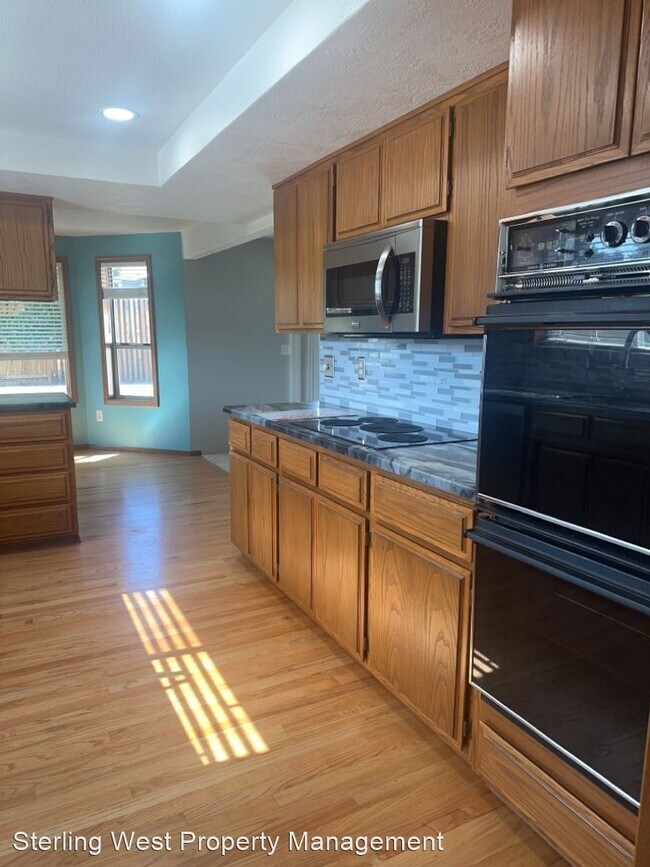 Building Photo - 4 br, 2 bath House - 2050 Stockel Ct