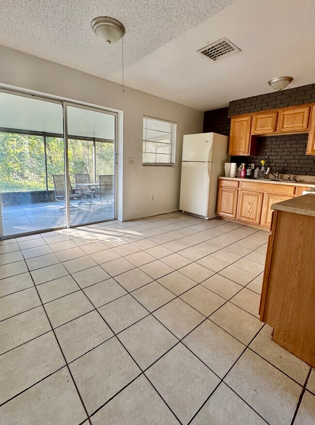 Foto del edificio - 2051 Almond St