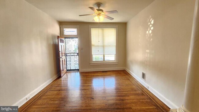 Foto del edificio - 3216 W Belvedere Ave