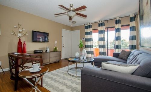 Foto del edificio - 4106 Mahogany Dr