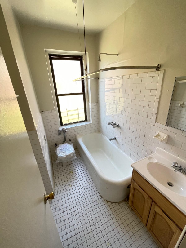Building Photo - 4120 Carpenter Ave