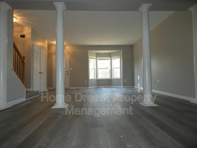 Foto del edificio - 703 Twin Brook Ln