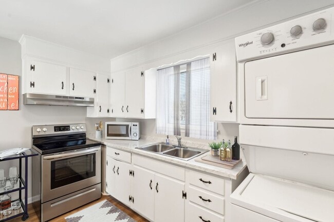 Interior Photo - Robertson Avenue Flats