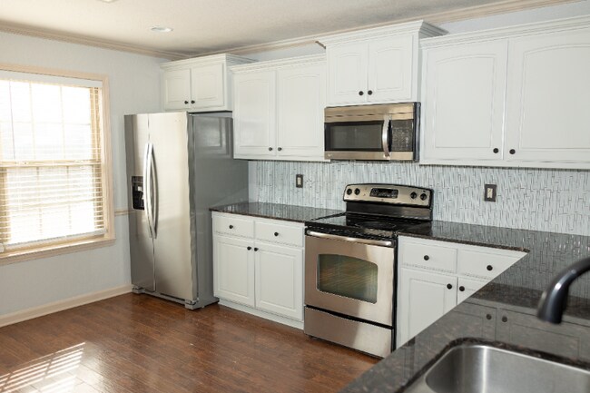 Foto del edificio - 55 Bryson Dr