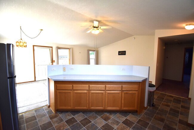 Building Photo - Spacious Home.