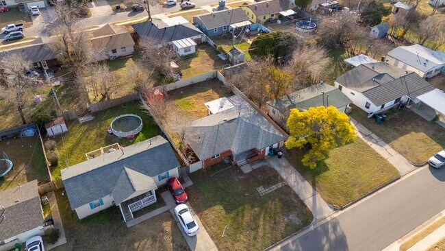 Building Photo - Section 8 approved 4 bed!!